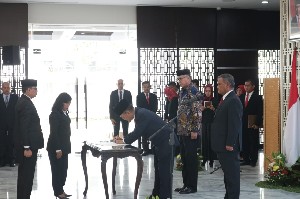 Menteri ESDM Lantik Teuku Mohamad Faisal Sebagai Kepala BPMA